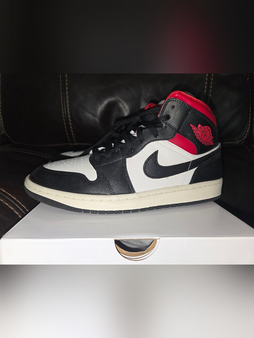 Nike Air Jordan 1 Mid - Black/White/Red